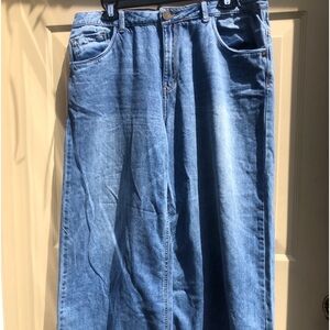 Wide leg cropped jeans